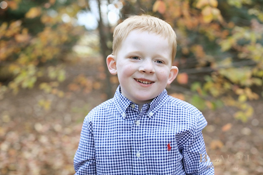 BEAUTI photography Tribune family photography outdoor lifestyle photography fall colors sweet grin photo