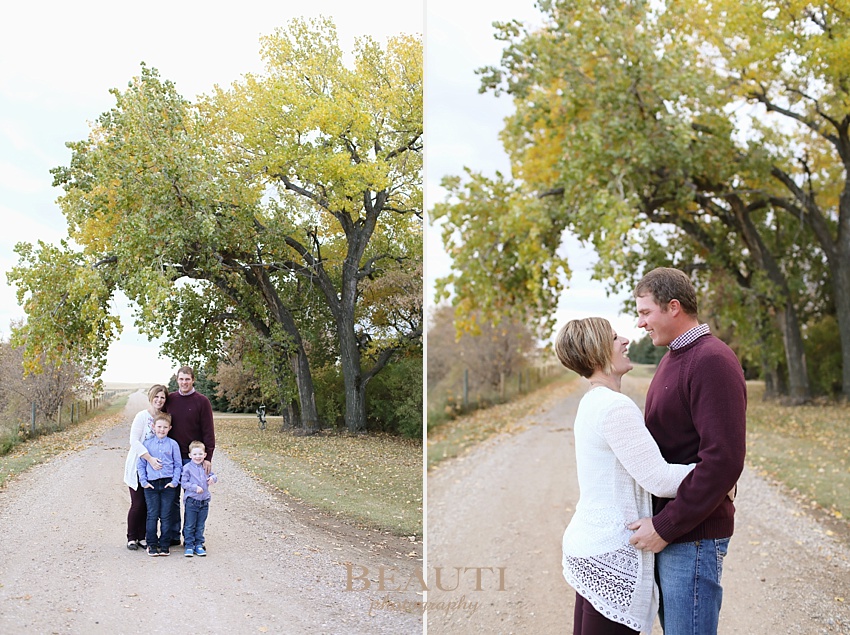 BEAUTI photography Tribune family photography outdoor lifestyle photography farm family beautiful yard couple photo