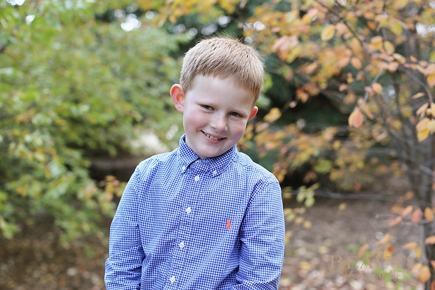 BEAUTI photography Tribune family photography outdoor lifestyle photography farm fall colors school photo