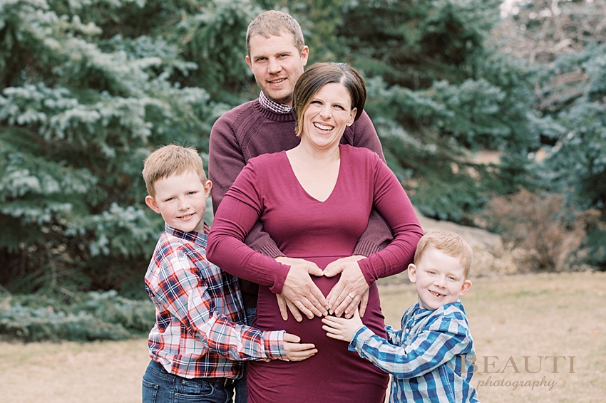 BEAUTI photography tribune portrait photographer spring family maternity photos