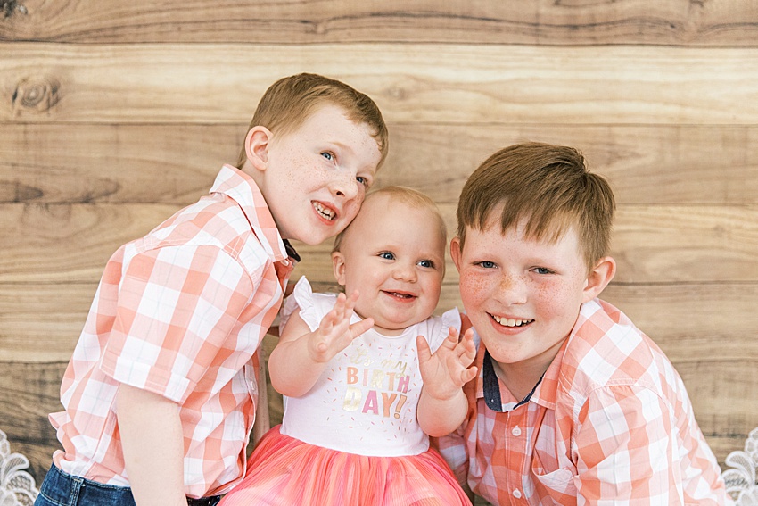BEAUTI photography Saskatchewan family lifestyle photographer sibling portrait one year old baby