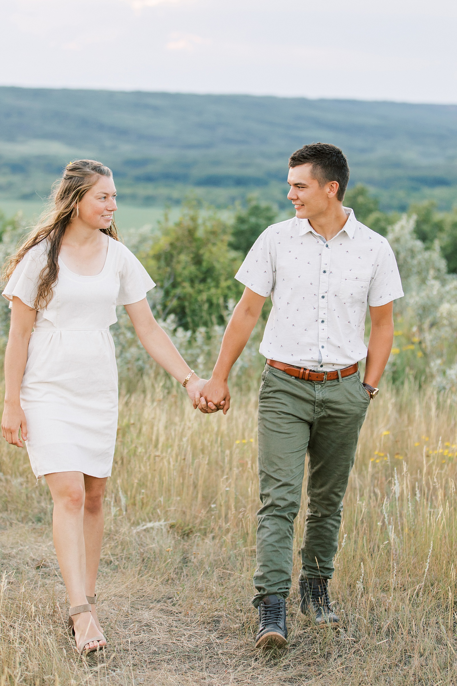 Jenelle Quigley Photography Manitoba lifestyle couple photo session