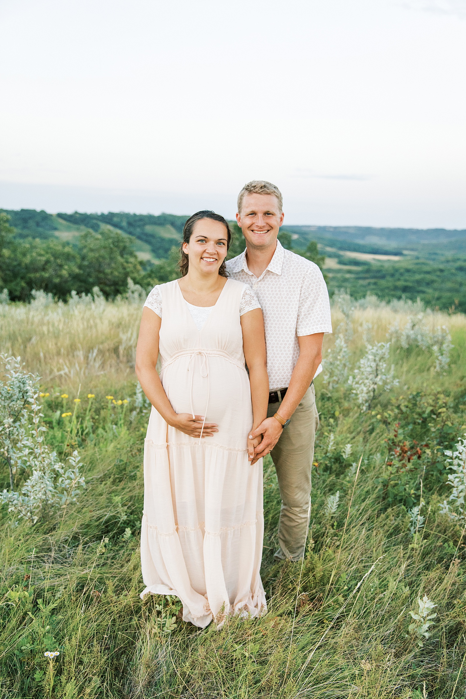 Jenelle Quigley Photography Manitoba lifestyle family photo session maternity