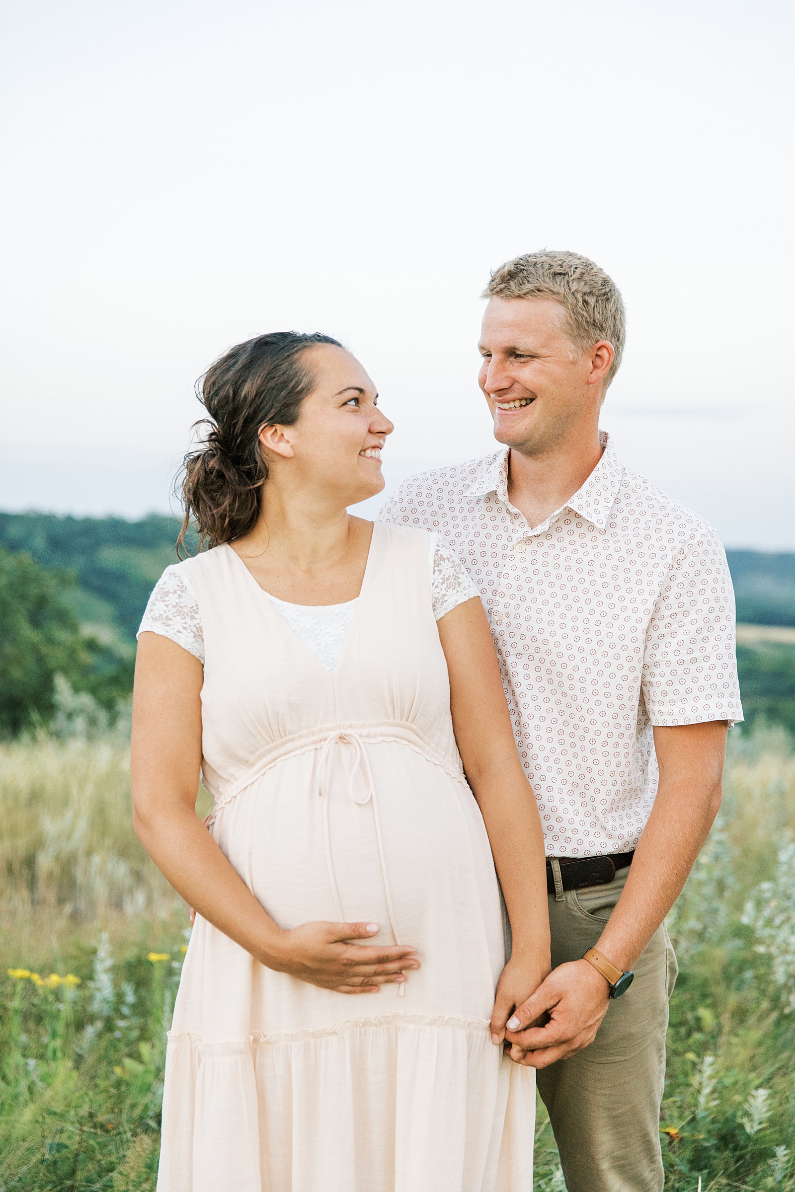Jenelle Quigley Photography Manitoba lifestyle family photo session maternity