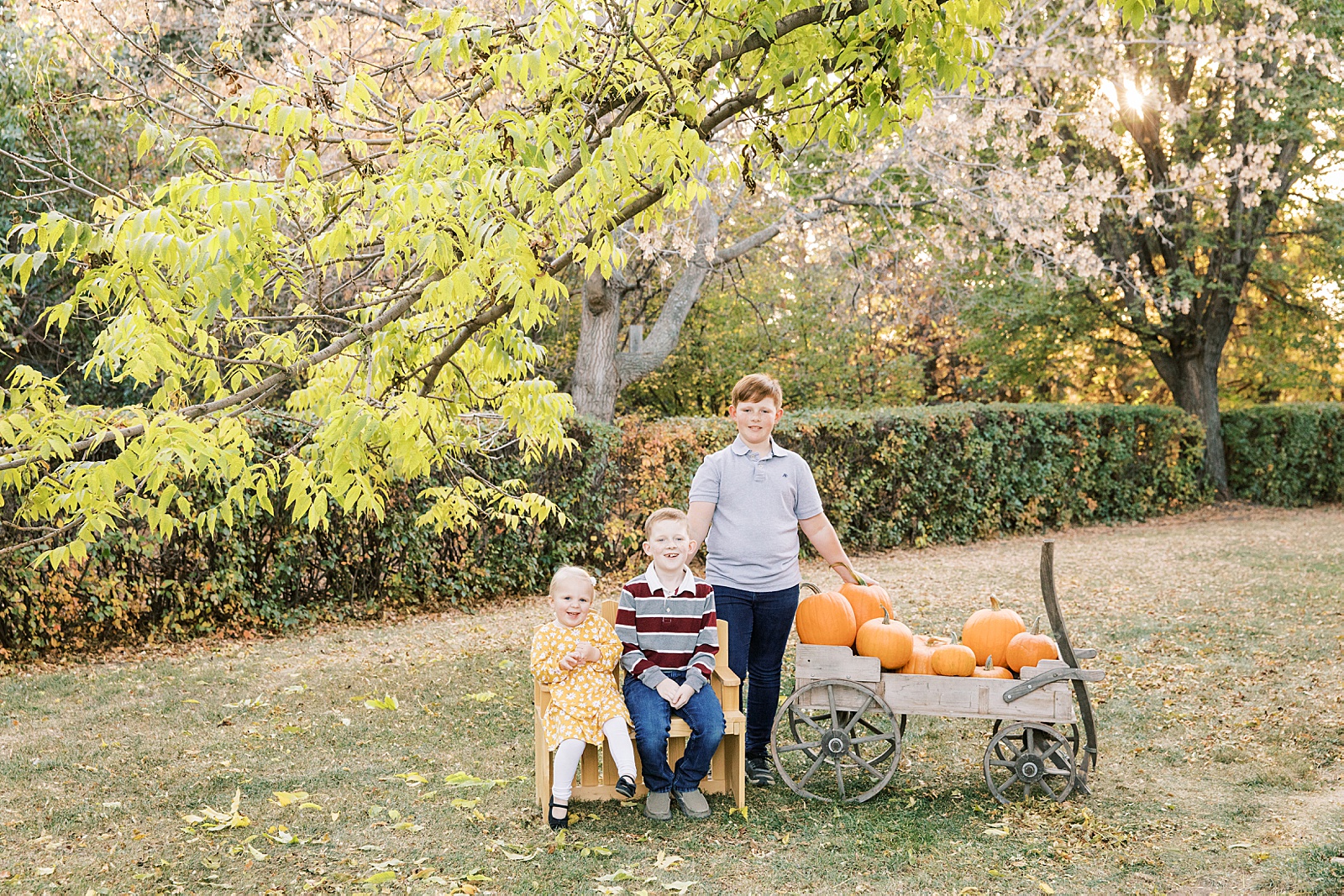 Jenelle Quigley Photography family lifestyle photographer Tribune Saskatchewan children portraits siblings