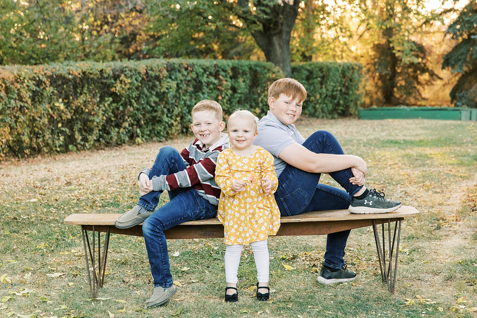 Jenelle Quigley Photography family lifestyle photographer Tribune Saskatchewan children portraits siblings