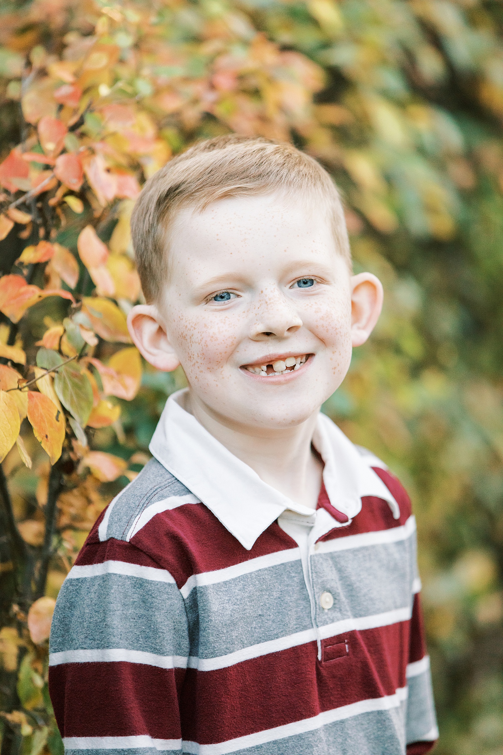 Jenelle Quigley Photography family lifestyle photographer Tribune Saskatchewan children portraits fall leaves