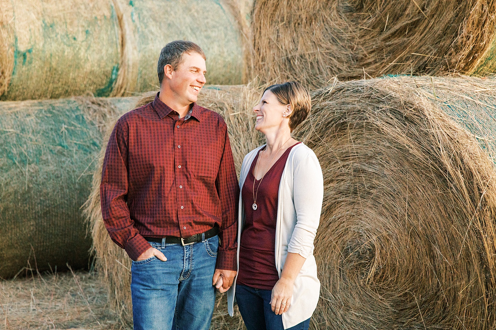 Jenelle Quigley Photography family lifestyle photographer Tribune Saskatchewan couple portraits hay bales