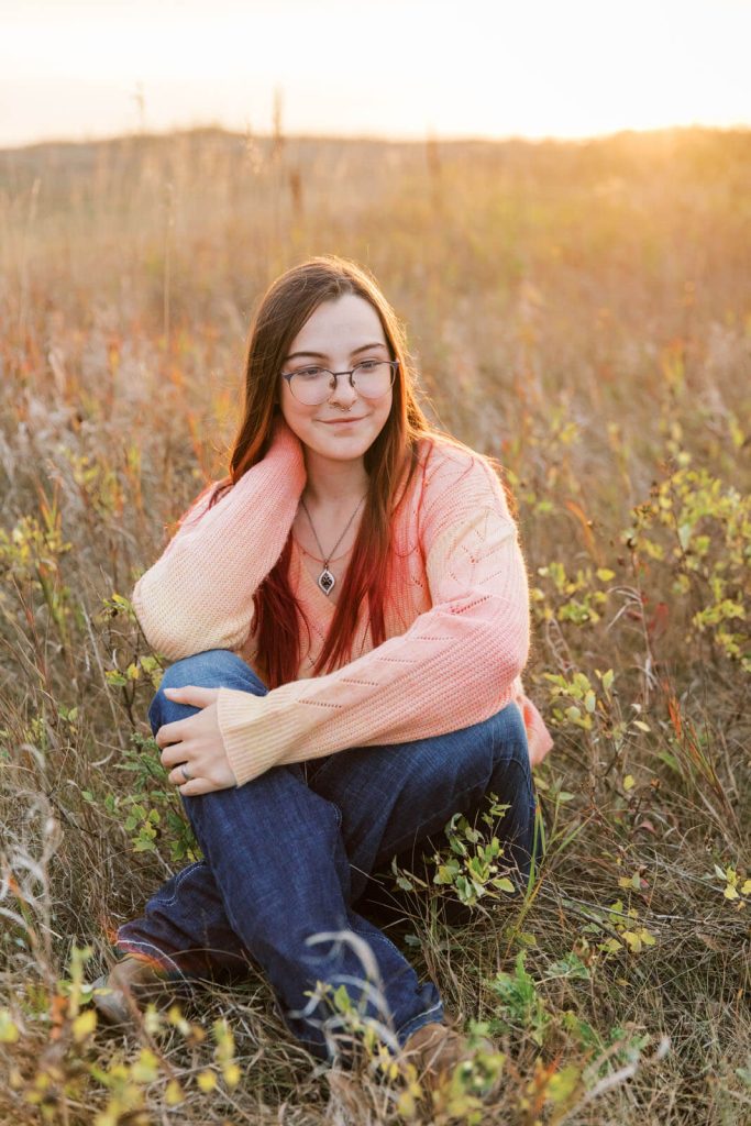 Jenelle Quigley Photography Weyburn lifestyle photographer Class of 2024 Nickle Lake fall grad casuals sunset