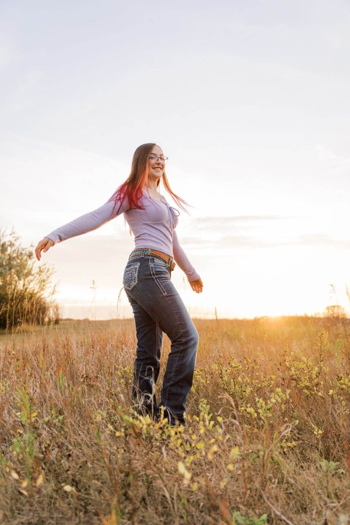 Jenelle Quigley Photography Weyburn lifestyle photographer WCS Grad Class of 2024 Nickle Lake fall grad casuals sunset