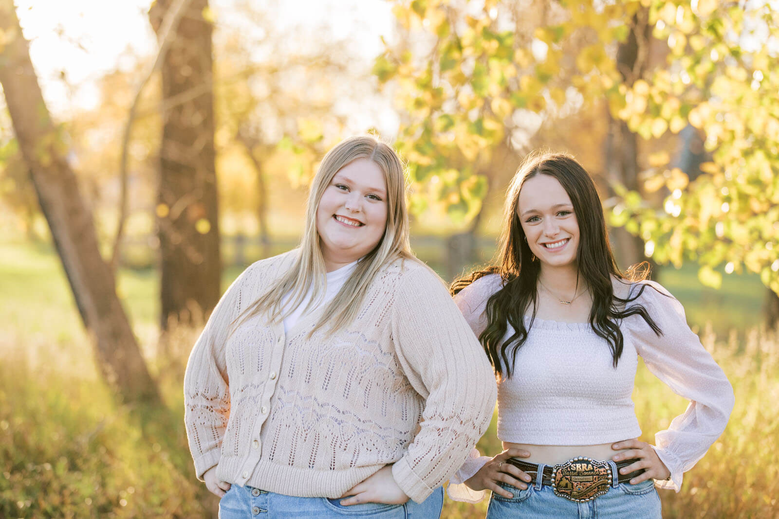 Jenelle Quigley Saskatchewan lifestyle photographer Radville high school best friends grad casuals