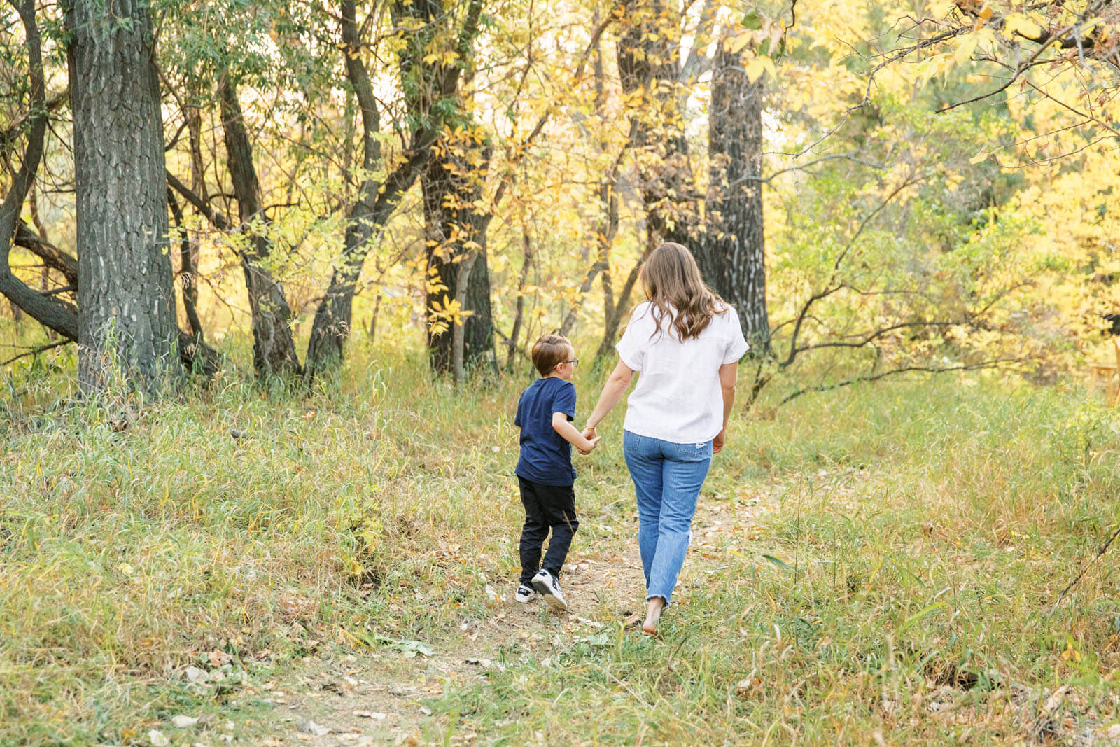 Jenelle Quigley Photography Weyburn Saskatchewan family lifestyle photographer Weyburn fall minis 2023