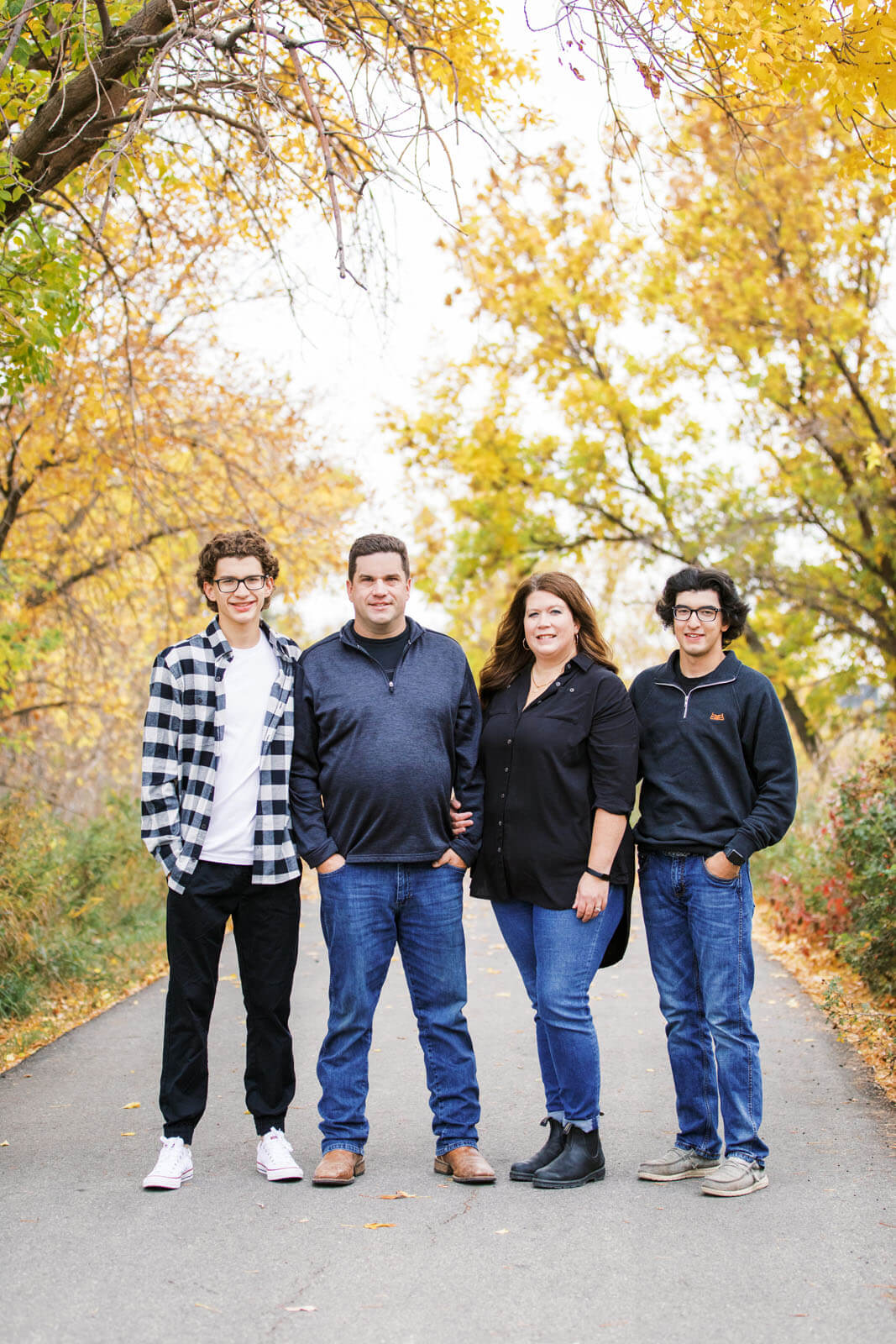 Jenelle Quigley Photography Weyburn Saskatchewan family lifestyle photographer Weyburn fall minis 2023