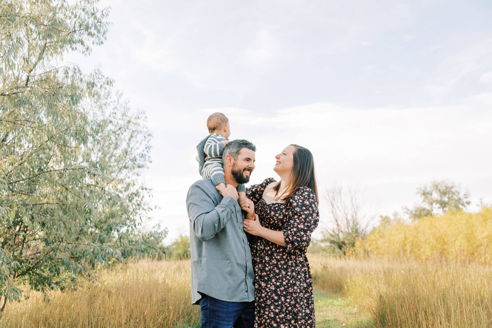 Jenelle Quigley Photography Weyburn Saskatchewan family lifestyle photographer Weyburn fall minis 2023
