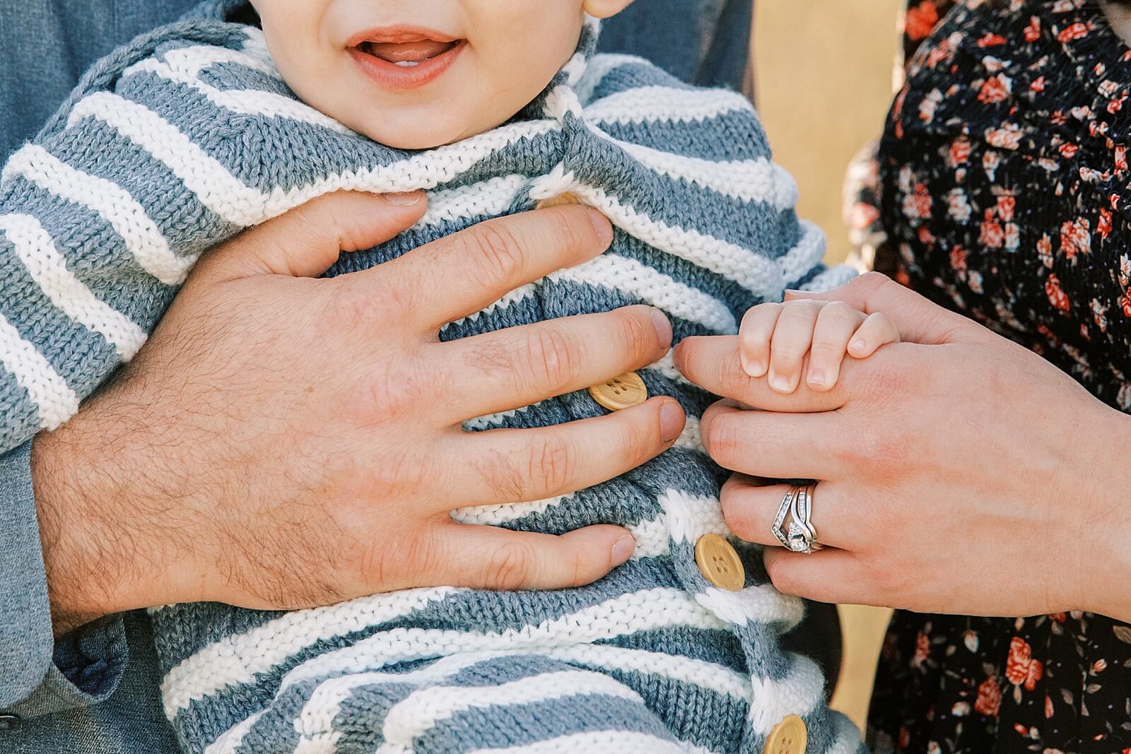 Jenelle Quigley Photography Weyburn Saskatchewan family lifestyle photographer Weyburn fall minis 2023