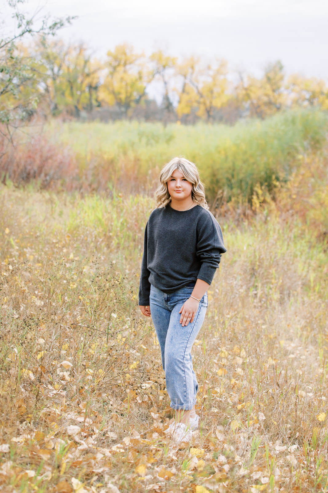 Jenelle Quigley Photography Saskatchewan family lifestyle photographer Weyburn kid portrait outdoors autumn