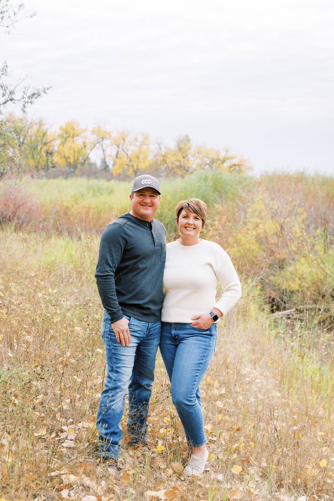 Jenelle Quigley Photography Saskatchewan family lifestyle photographer Weyburn couple portraits autumn