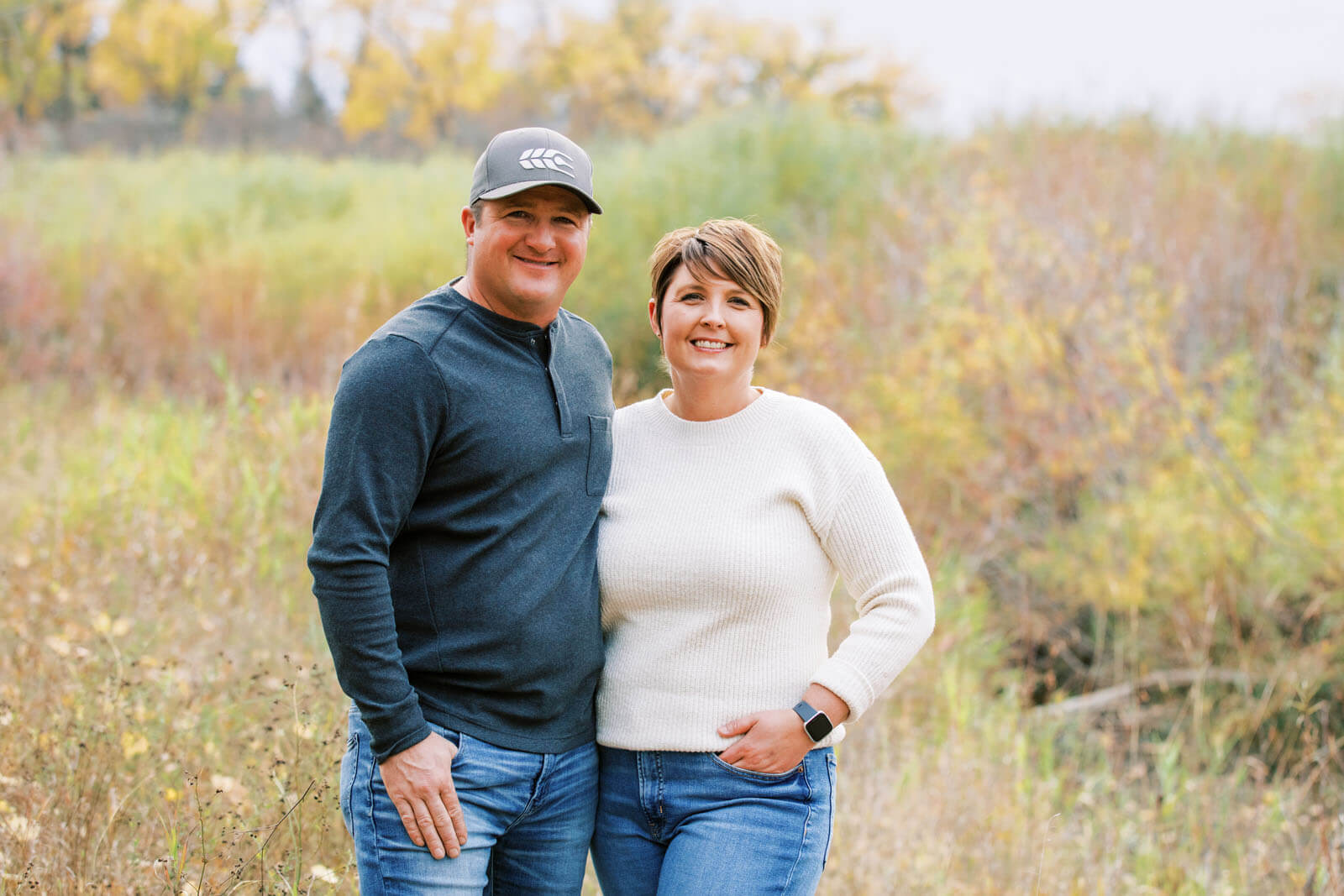 Jenelle Quigley Photography Saskatchewan family lifestyle photographer Weyburn couple portraits autumn