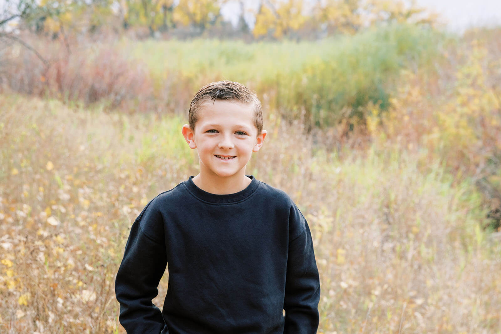 Jenelle Quigley Photography Saskatchewan family lifestyle photographer Weyburn kid portrait outdoors autumn
