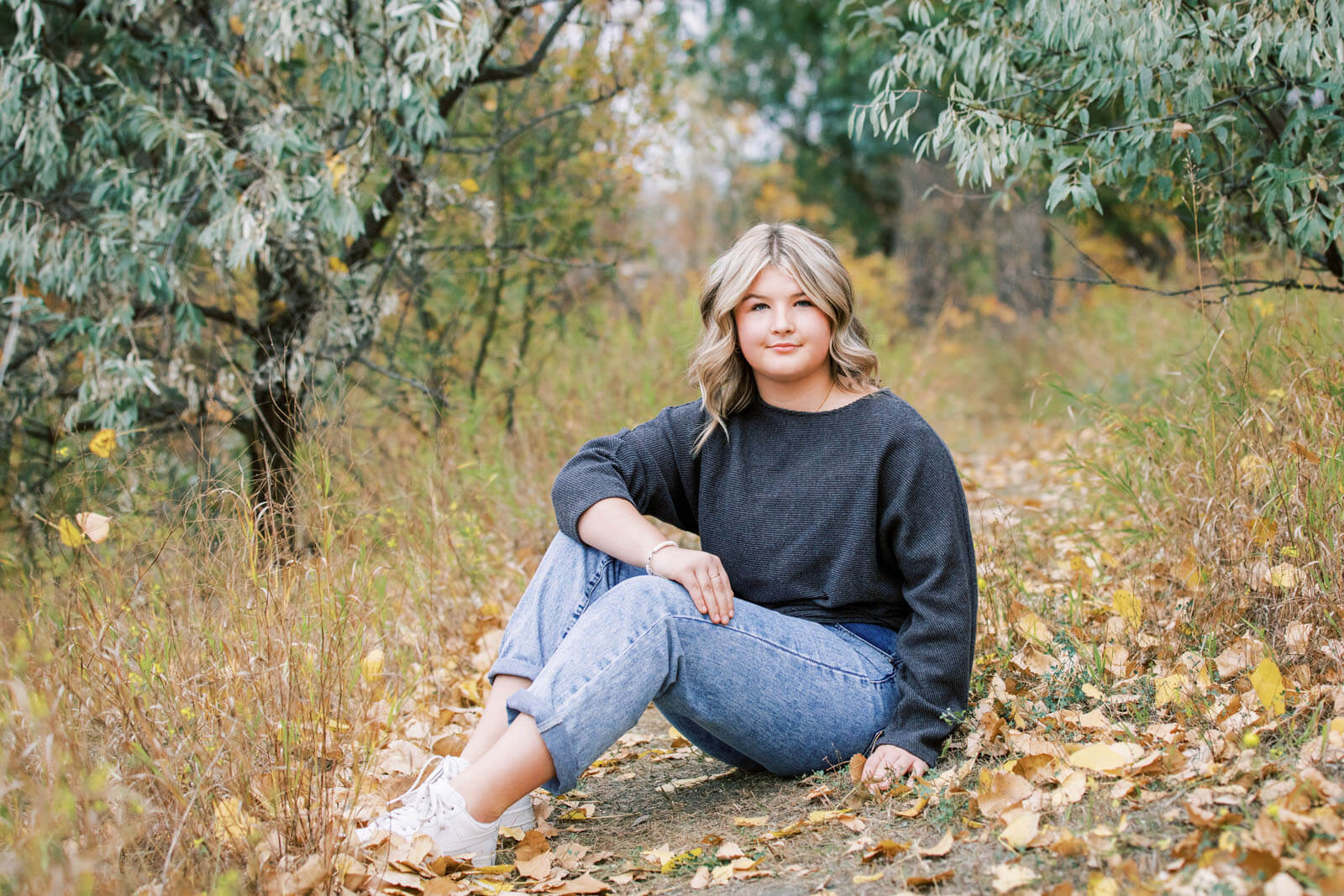 Jenelle Quigley Photography Saskatchewan family lifestyle photographer Weyburn kid portrait outdoors autumn