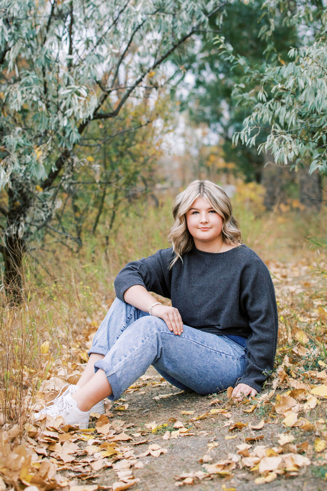 Jenelle Quigley Photography Saskatchewan family lifestyle photographer Weyburn kid portrait outdoors autumn
