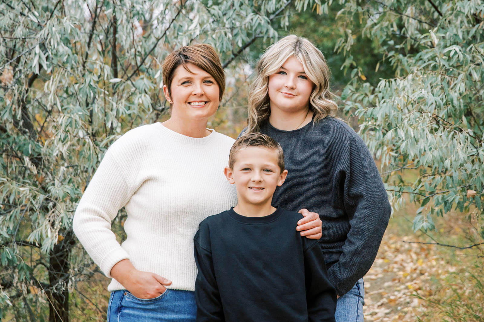 Jenelle Quigley Photography Saskatchewan family lifestyle photographer Weyburn mom and kids