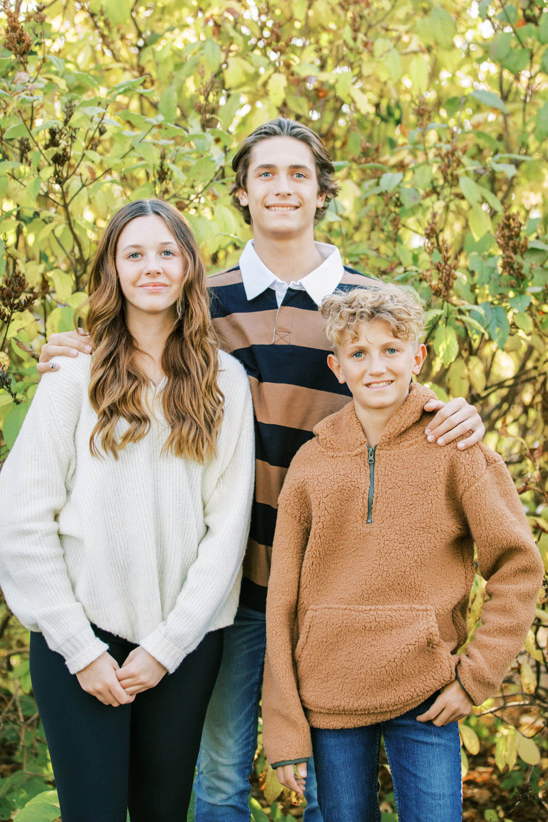 Jenelle Quigley Photography Torquay family lifestyle photographer siblings brother and sister children portraits