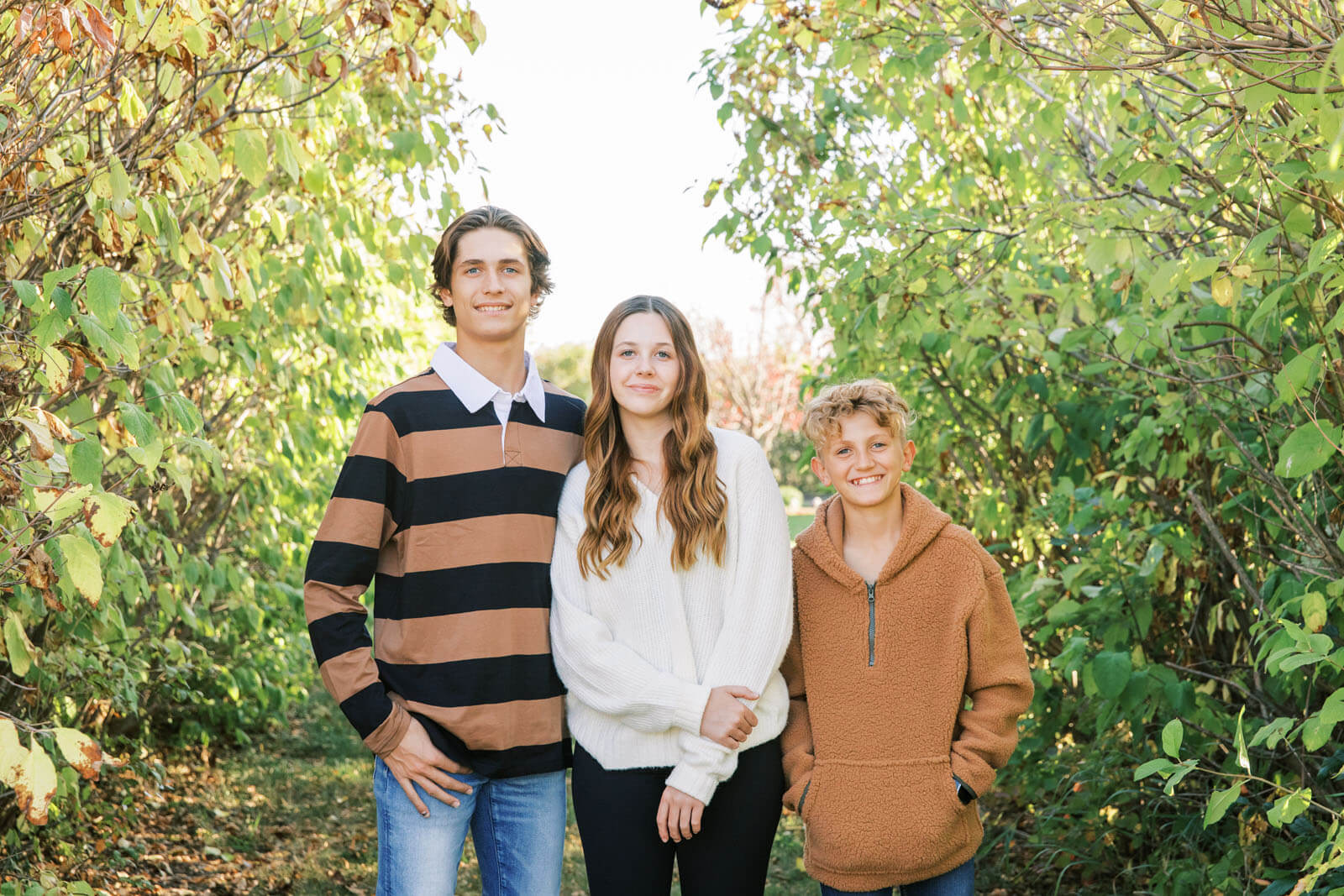 Jenelle Quigley Photography Torquay family lifestyle photographer siblings brother and sister children portraits