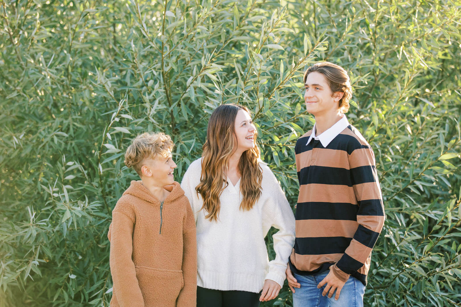 Jenelle Quigley Photography Torquay family lifestyle photographer siblings brother and sister children portraits