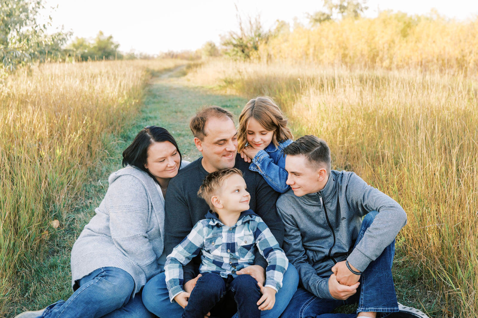 Jenelle Quigley Photography Weyburn family lifestyle photographer fall 2023 photos