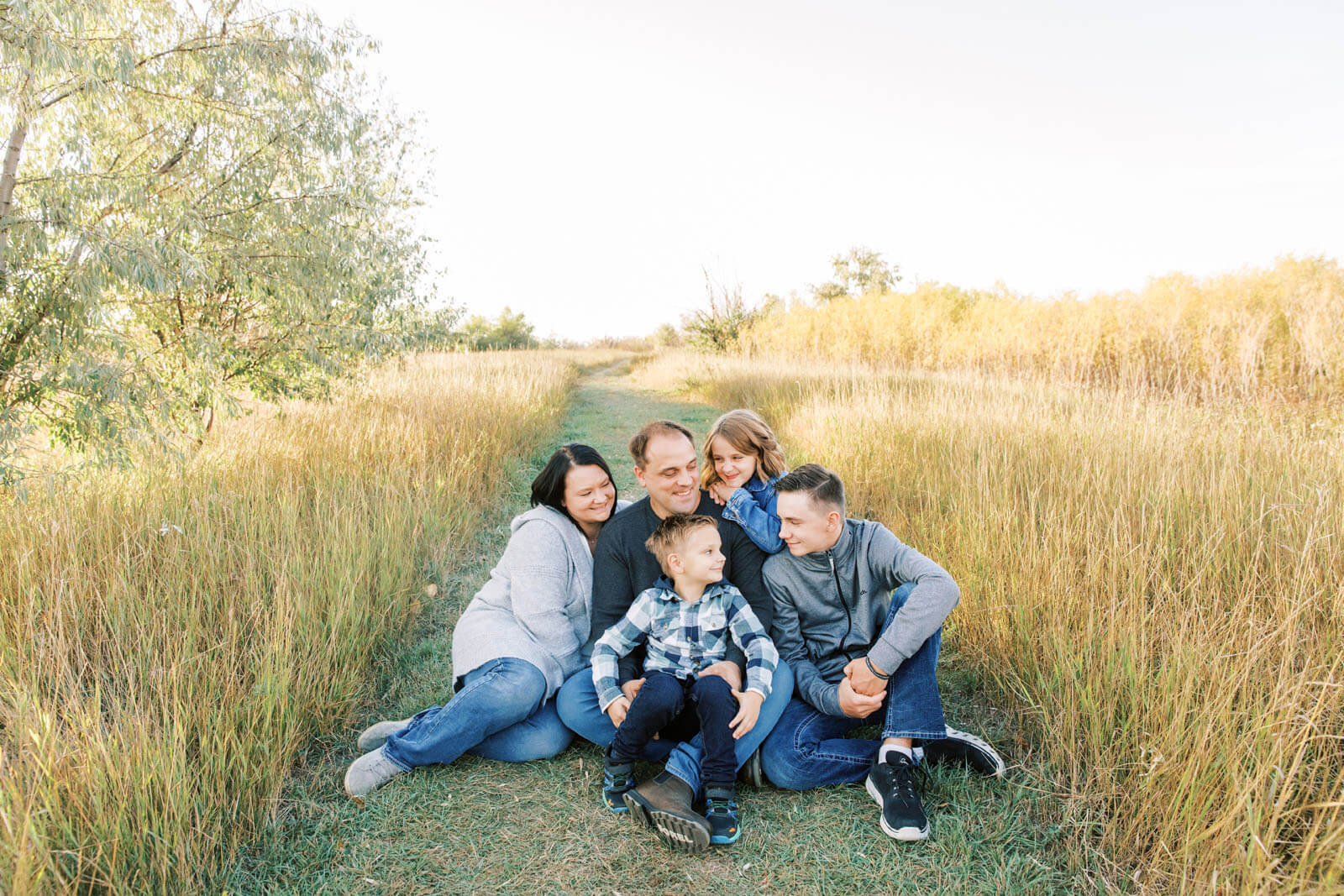 Jenelle Quigley Photography Weyburn family lifestyle photographer fall 2023 photos