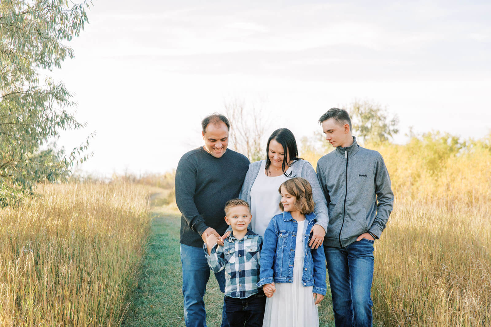 Jenelle Quigley Photography Weyburn family lifestyle photographer fall 2023 photos