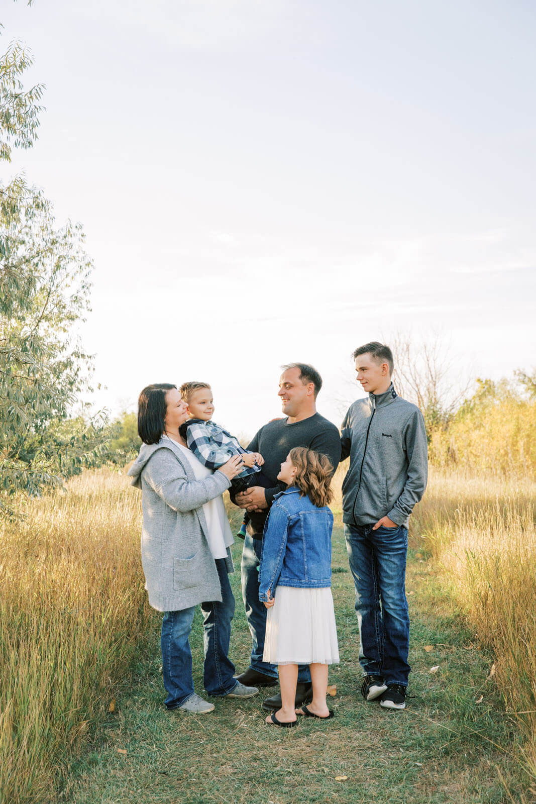 Jenelle Quigley Photography Weyburn family lifestyle photographer fall 2023 photos