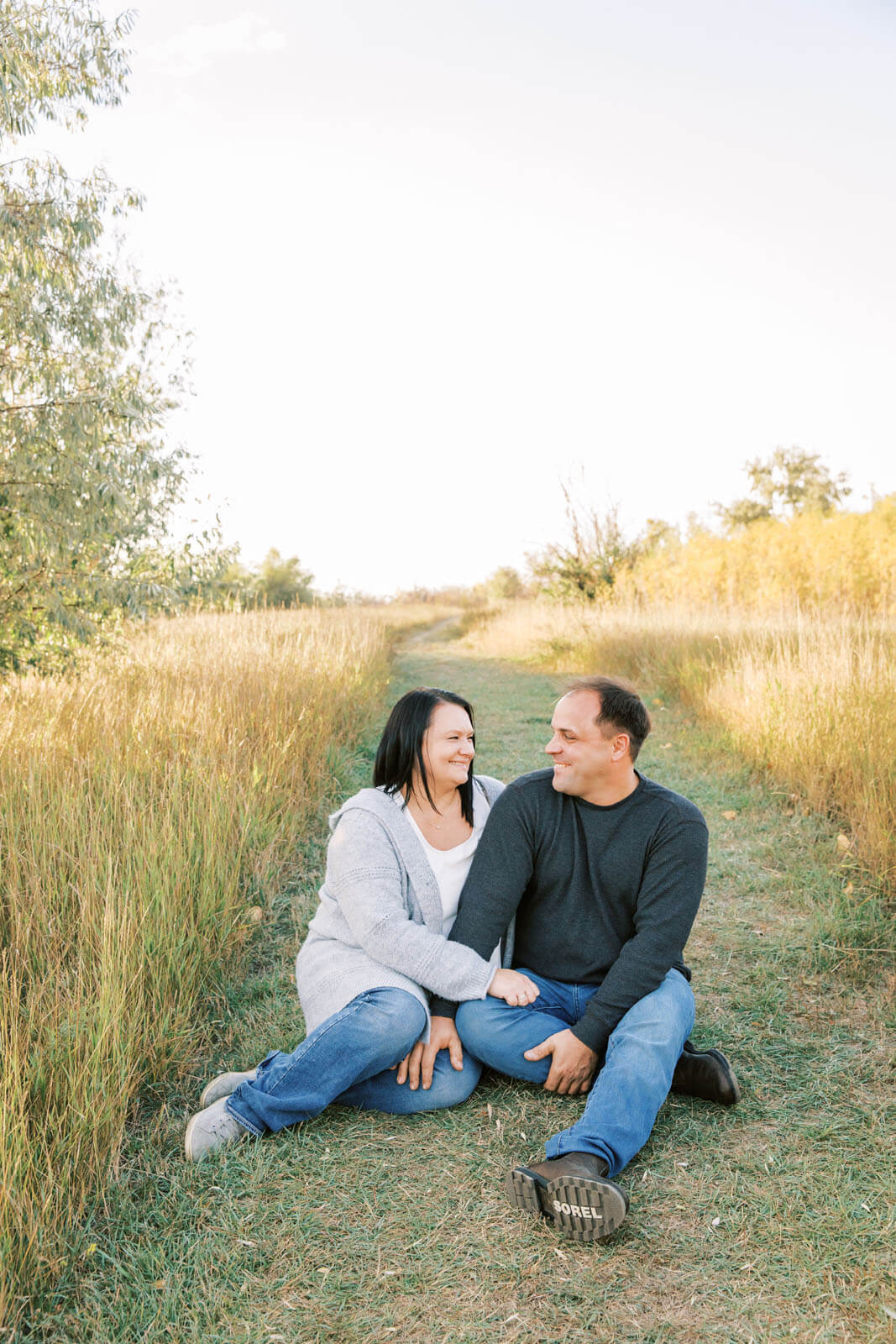 Jenelle Quigley Photography Weyburn family lifestyle photographer couple portraits