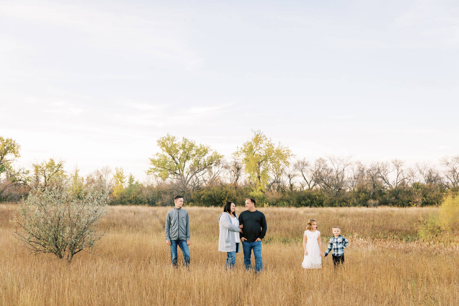 Jenelle Quigley Photography Weyburn family lifestyle photographer fall 2023 photos