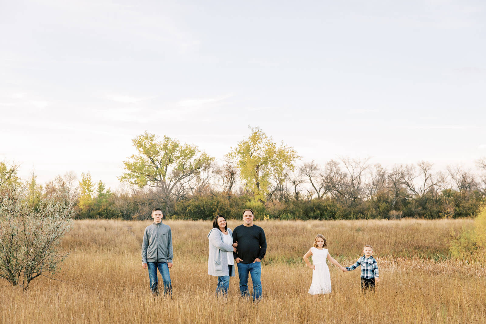 Jenelle Quigley Photography Weyburn family lifestyle photographer fall 2023 photos