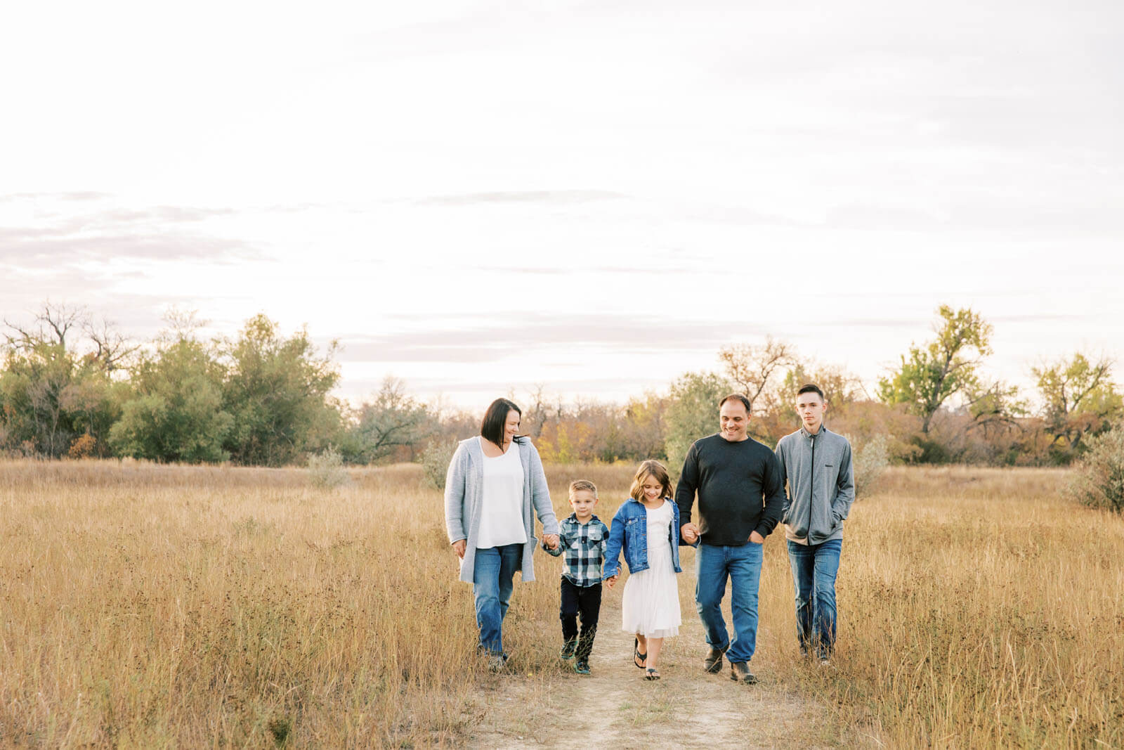 Jenelle Quigley Photography Weyburn family lifestyle photographer fall 2023 photos