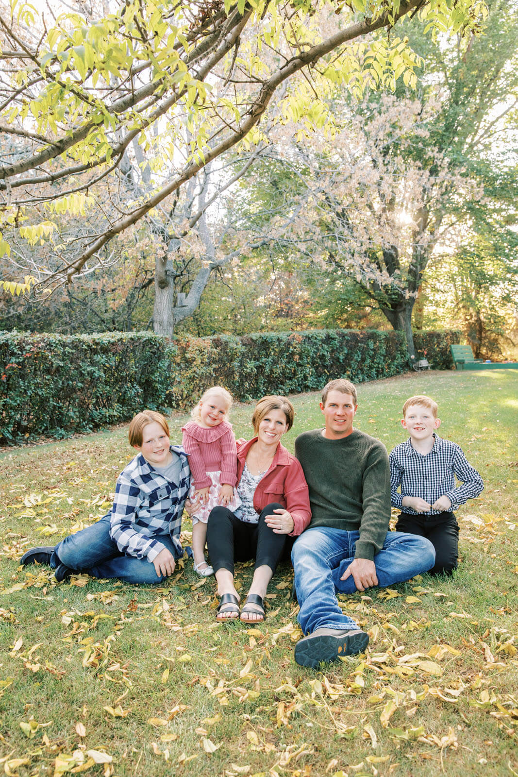 Jenelle Quigley Photography Weyburn Saskatchewan family lifestyle photographer fall 2023 outdoor photos family walking