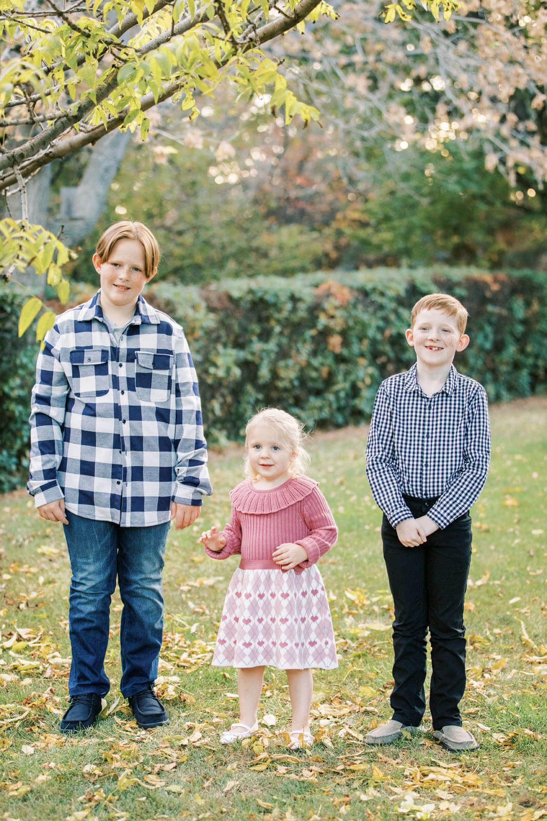 Jenelle Quigley Photography Weyburn Saskatchewan family lifestyle photographer autumn photo session children portraits siblings