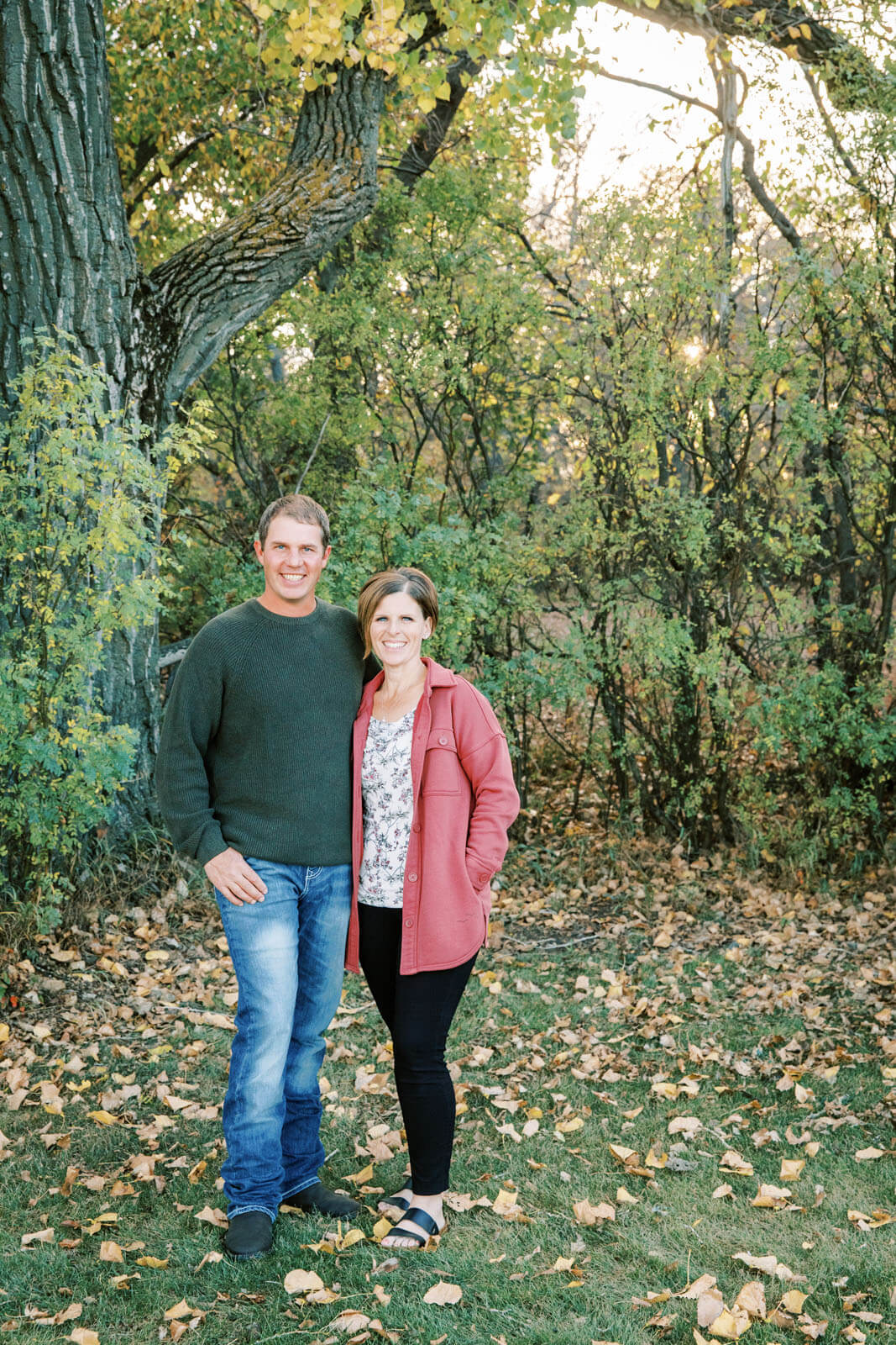 Jenelle Quigley Photography Weyburn Saskatchewan family lifestyle photographer autumn photo session children portraits