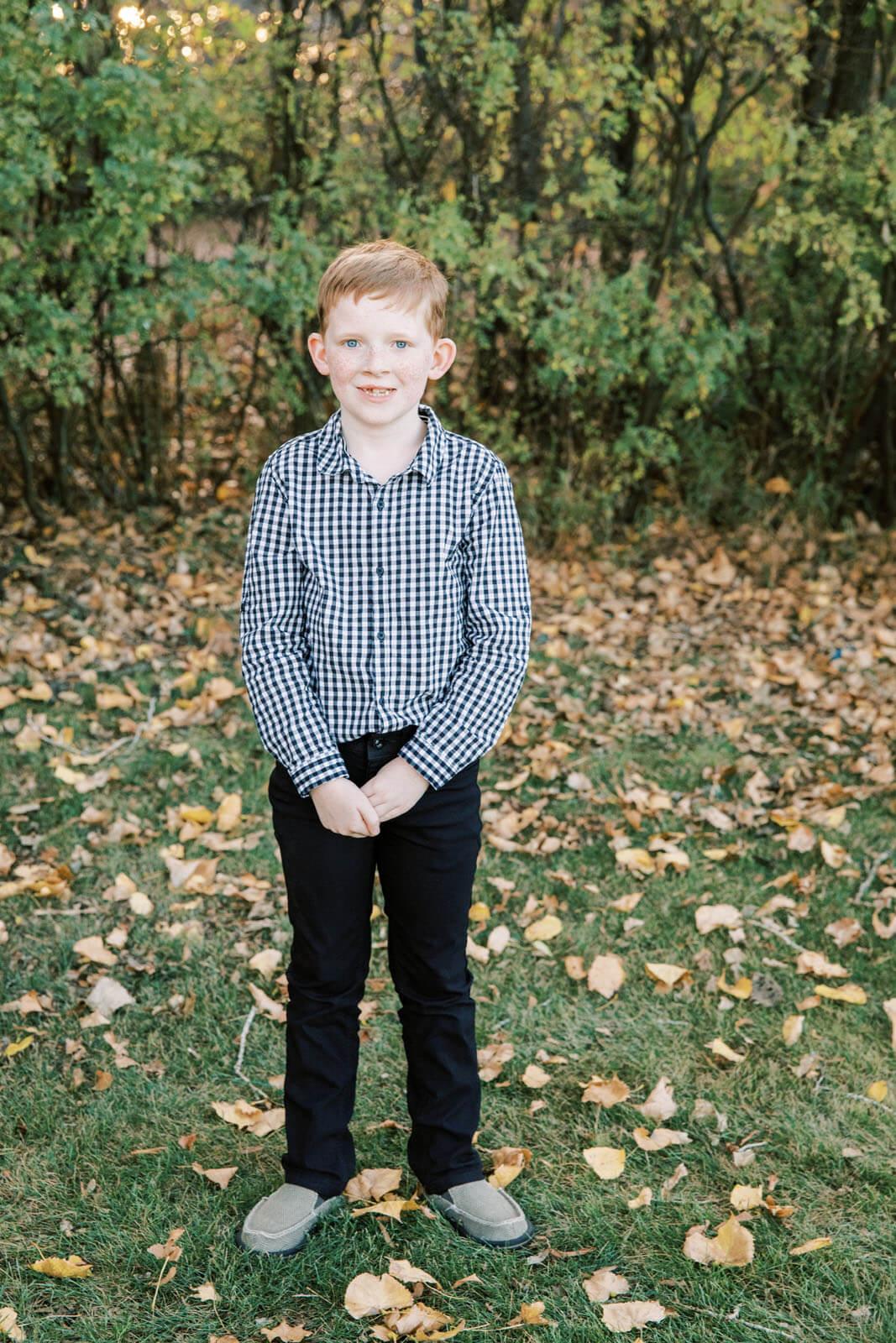 Jenelle Quigley Photography Weyburn Saskatchewan family lifestyle photographer autumn photo session children portraits