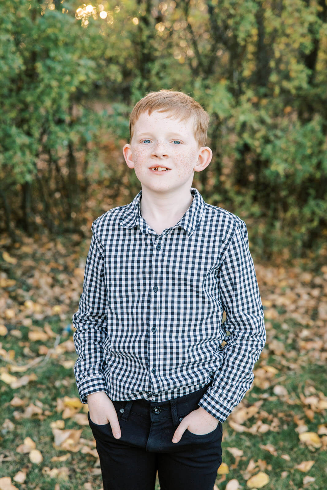 Jenelle Quigley Photography Weyburn Saskatchewan family lifestyle photographer autumn photo session children portraits