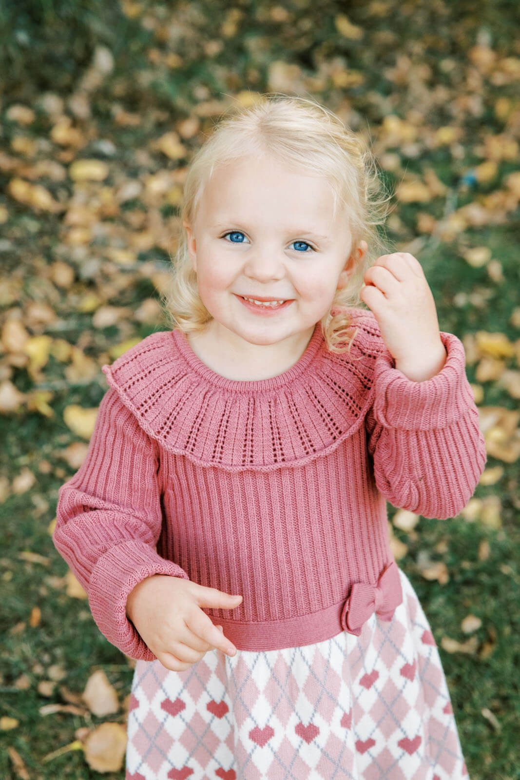 Jenelle Quigley Photography Weyburn Saskatchewan family lifestyle photographer autumn photo session children portraits