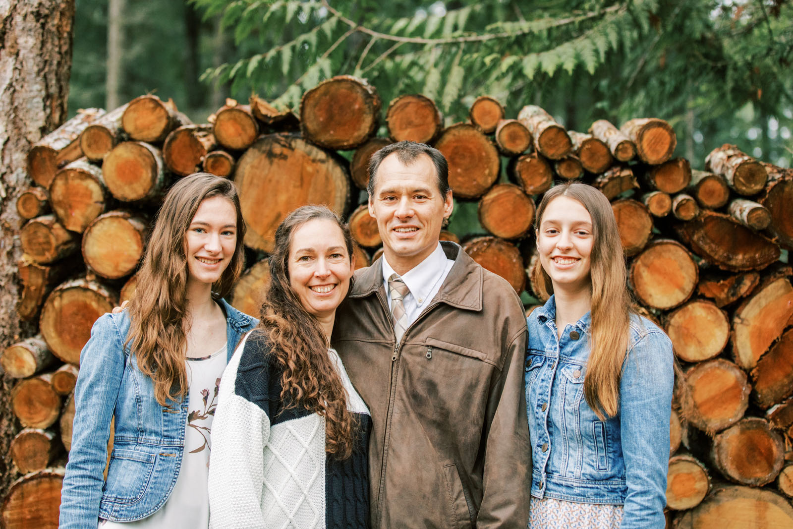 Jenelle Quigley Photography Vancouver Island winter session family lifestyle photographer forest acreage