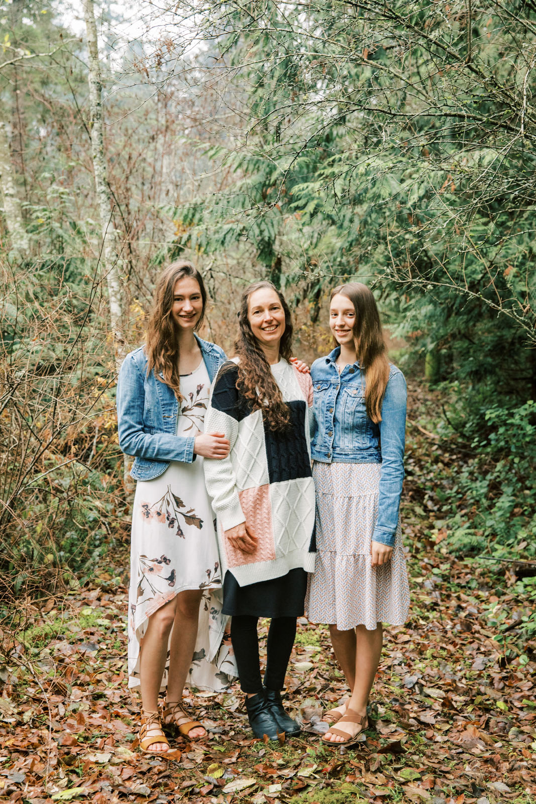 Jenelle Quigley Photography Vancouver Island winter session family lifestyle photographer forest acreage mother and daughters