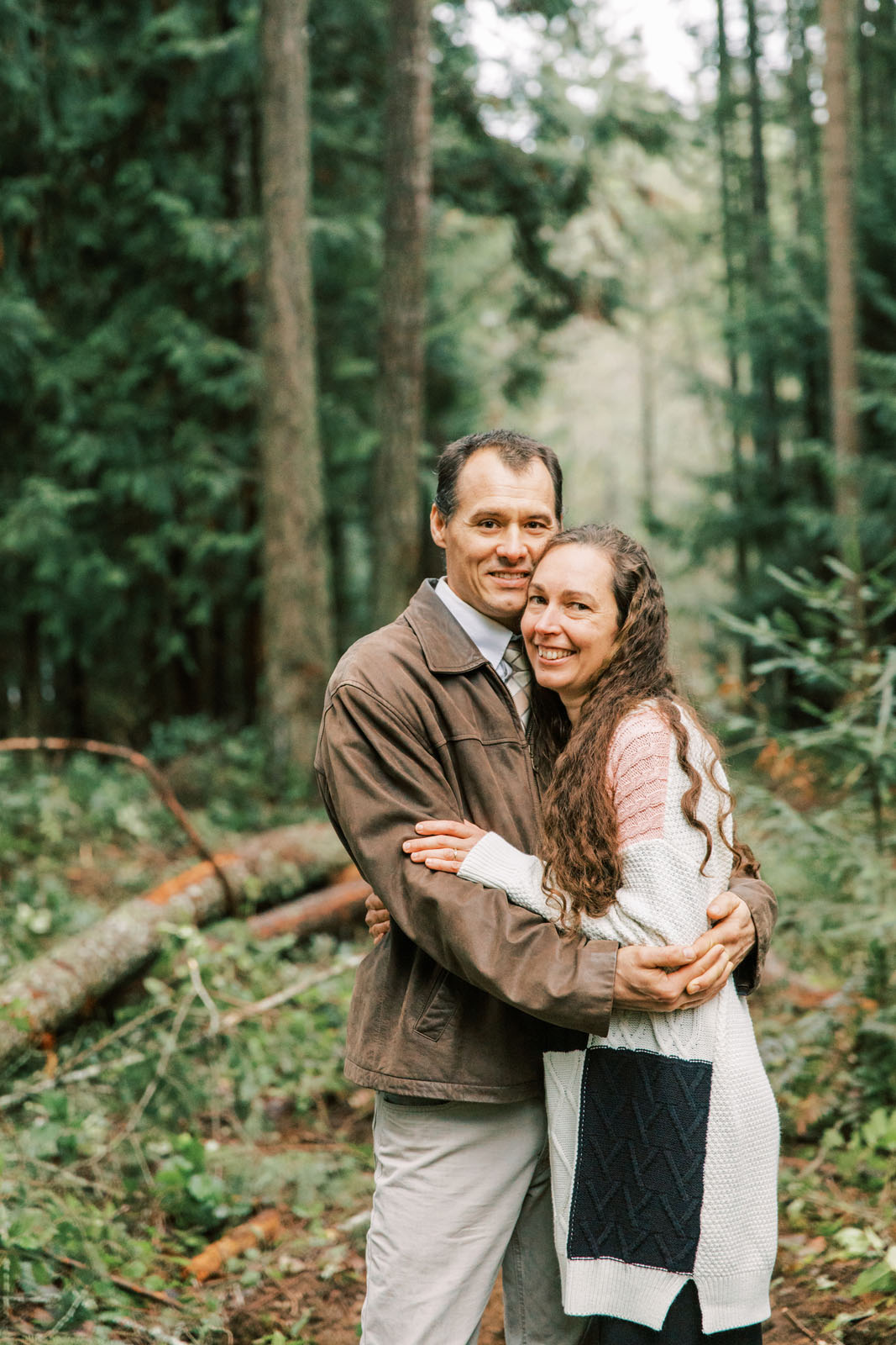 Jenelle Quigley Photography British Columbia lifestyle photographer forest acreage couple portraits
