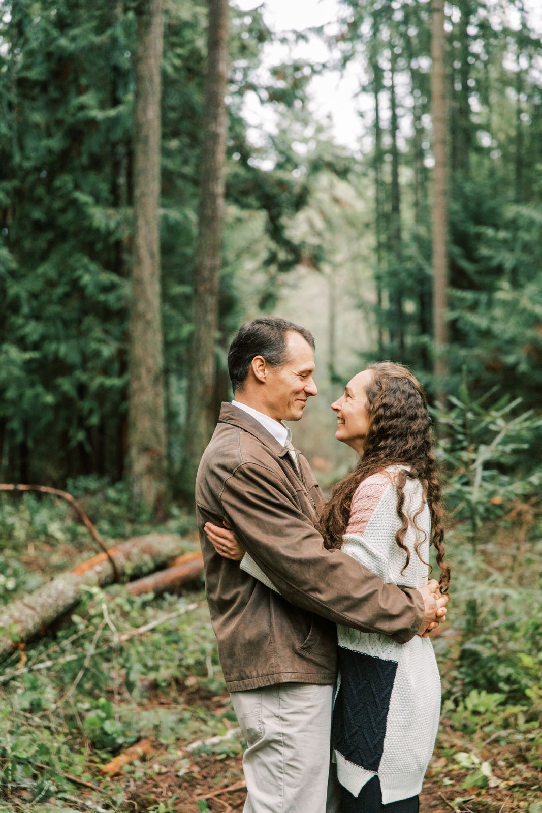 Jenelle Quigley Photography British Columbia lifestyle photographer forest acreage couple portraits