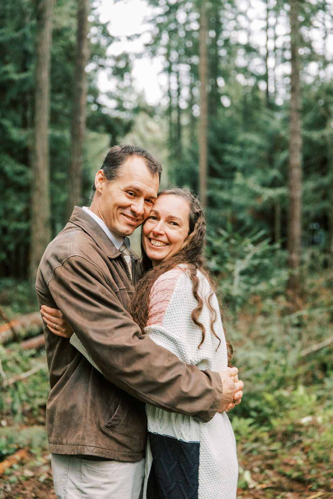Jenelle Quigley Photography British Columbia lifestyle photographer forest acreage couple portraits
